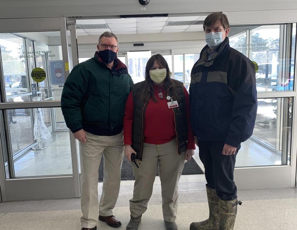 Hospital adjusts to keep staffing up as snow disrupts travel in city