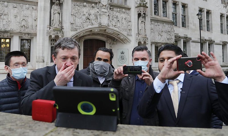 Uber drivers win benefits in U.K.
