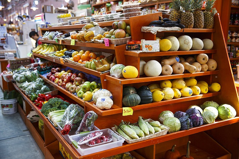 A variety of healthy fruits and vegetables, part of many healthy diets, are displayed for sale at a market in Washington in this April 24, 2014, file photo. (AP/J. Scott Applewhite)