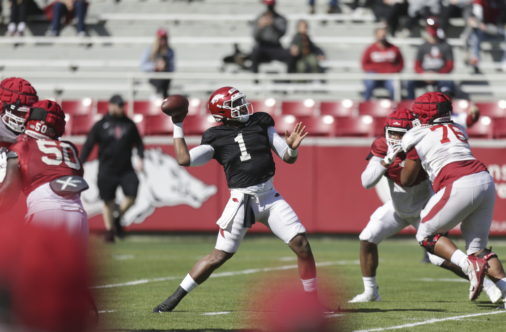 WholeHogSports - VIDEO: Pittman, players recap Razorback football spring  scrimmage