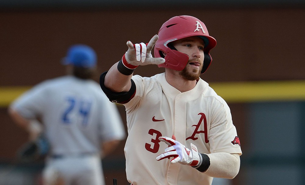 WholeHogSports - Bates transferring from Arkansas baseball