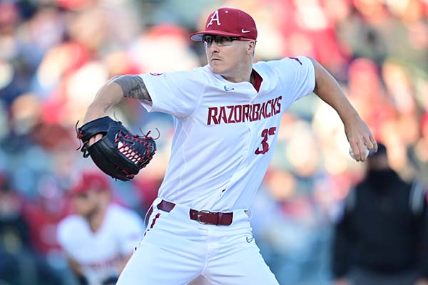 WholeHogSports - College Baseball: Handcuffed Hogs