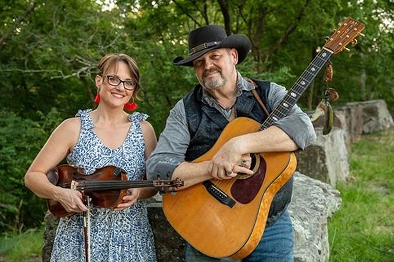 Buddy Case and Casey Penn of Lee Street Lyrical combine their talents to conduct a unique show. They will appear Monday and next Wednesday in Monticello. 
(Special to The Commercial)