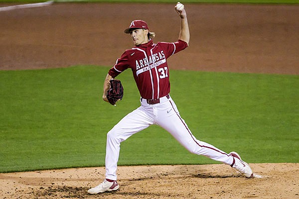 WholeHogSports - Razorback Baseball Notebook: Smith in, Sanders out of  weekend rotation