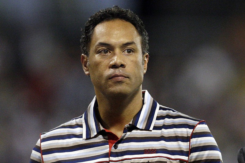 Roberto Alomar is consultant for MLB