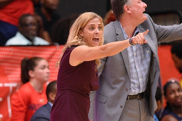 WholeHogSports - Former UA women's assistant hired to replace Mulkey