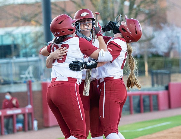 Arkansas softball completes worst-to-first turnaround Arkansas softball completes worst-to-first turnaround