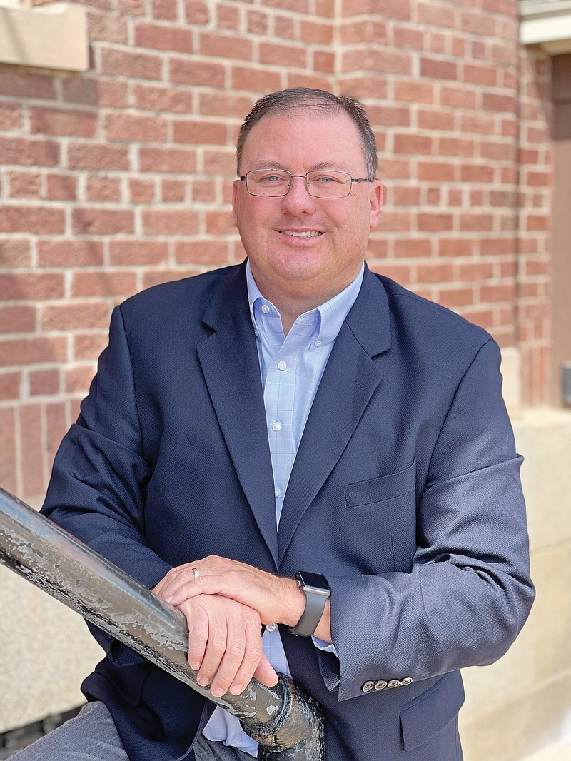 Bobby Hart is the new superintendent for the Searcy School District. Hart, who spent the past nine years as superintendent for the Hope School District, replaces Diane Barrett, who recently retired after 45 years in education.