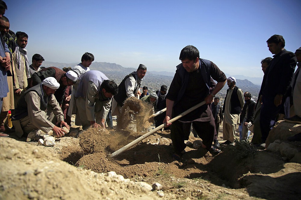 Mourning Afghan bombing victims