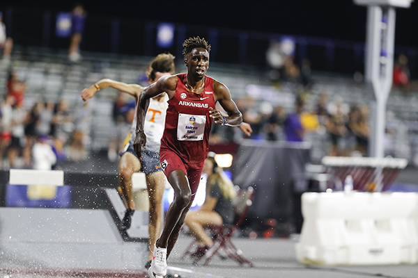 Arkansas’ Kibet wins steeplechase