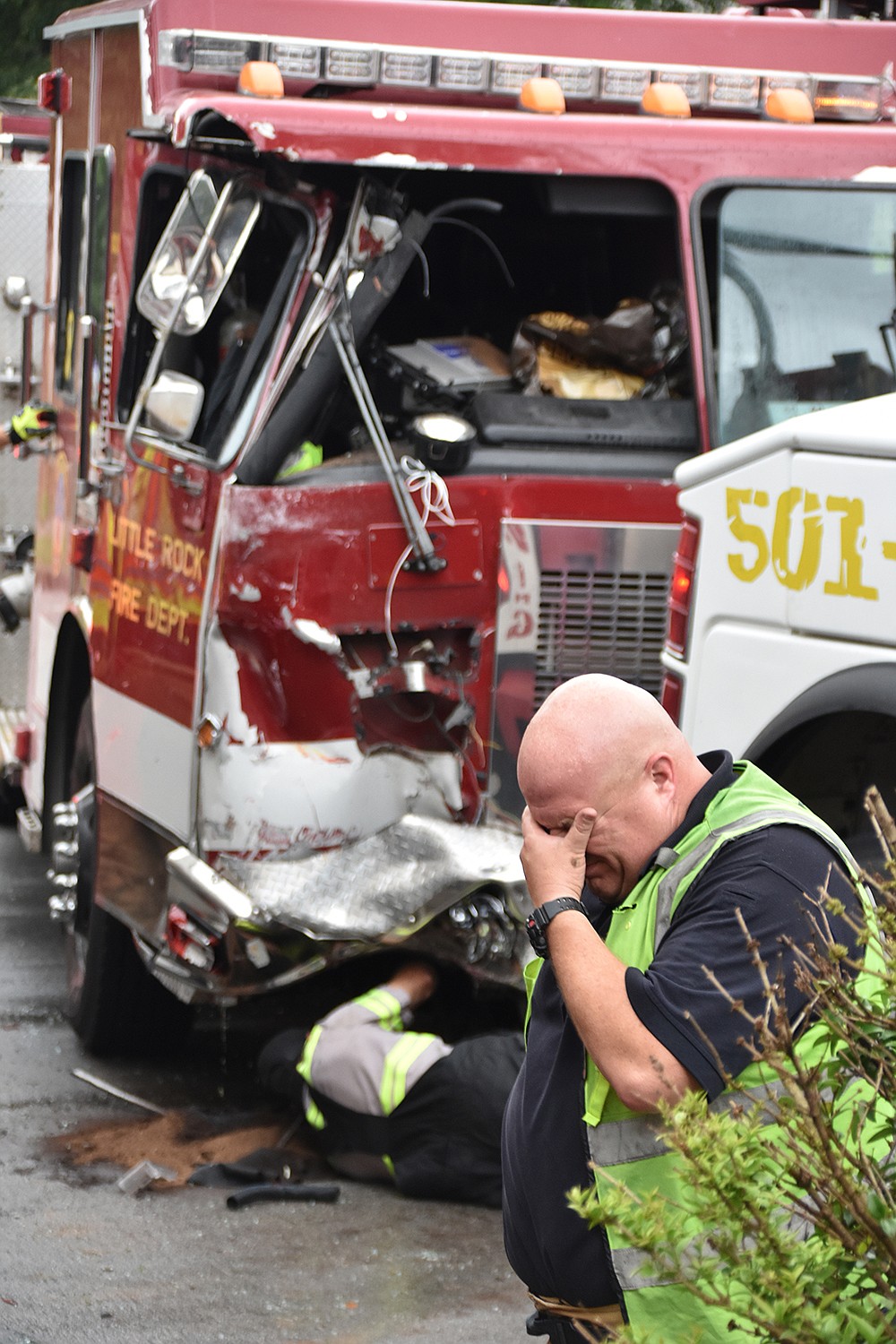 2-firetrucks-crash-near-ualr-6-firefighters-hurt
