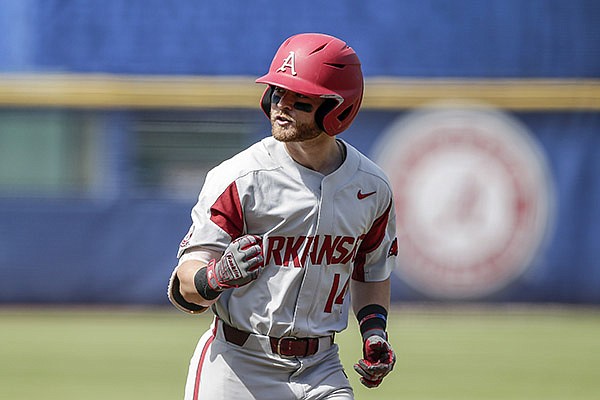 Arkansas downs Ole Miss, sets up championship game showdown with Tennessee