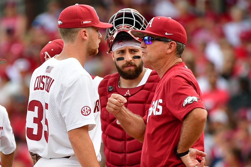 WholeHogSports - Van Horn: Hogs 'fine' at catcher