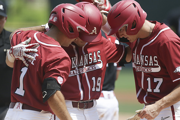 NC State limits Arkansas to 4 hits in 6-5 win, forces Game 3