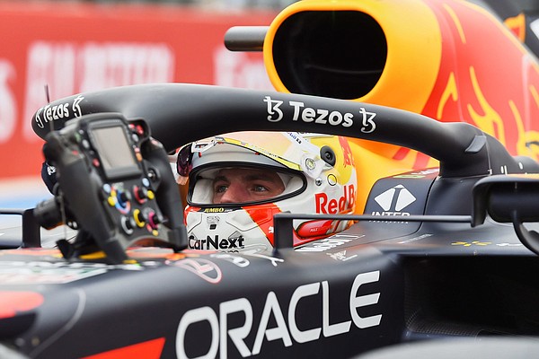 Verstappen tops Mercedes fo French pole
