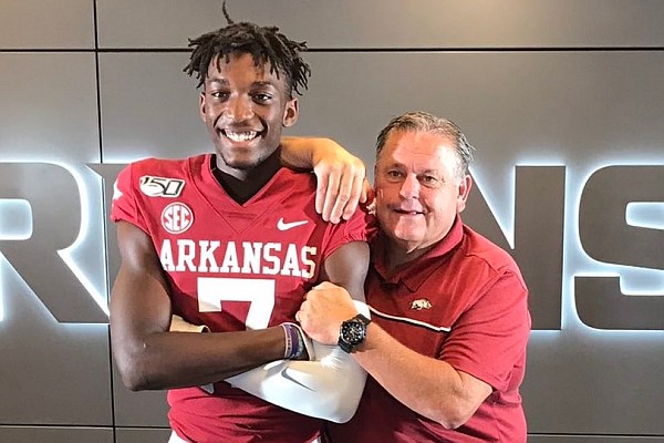 4-star Shamar Easter remains solid commitment to Hogs