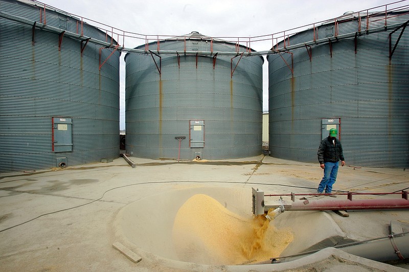 Grain production is shown at England Dryer & Elevator Inc. in this Feb. 24, 2006, file photo. (Arkansas Democrat-Gazette file photo)