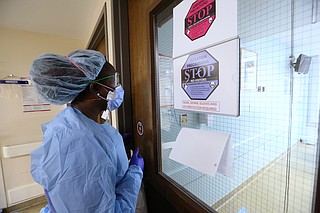 Covid-19 hospitalizations decline by 7 as new cases in Arkansas ...