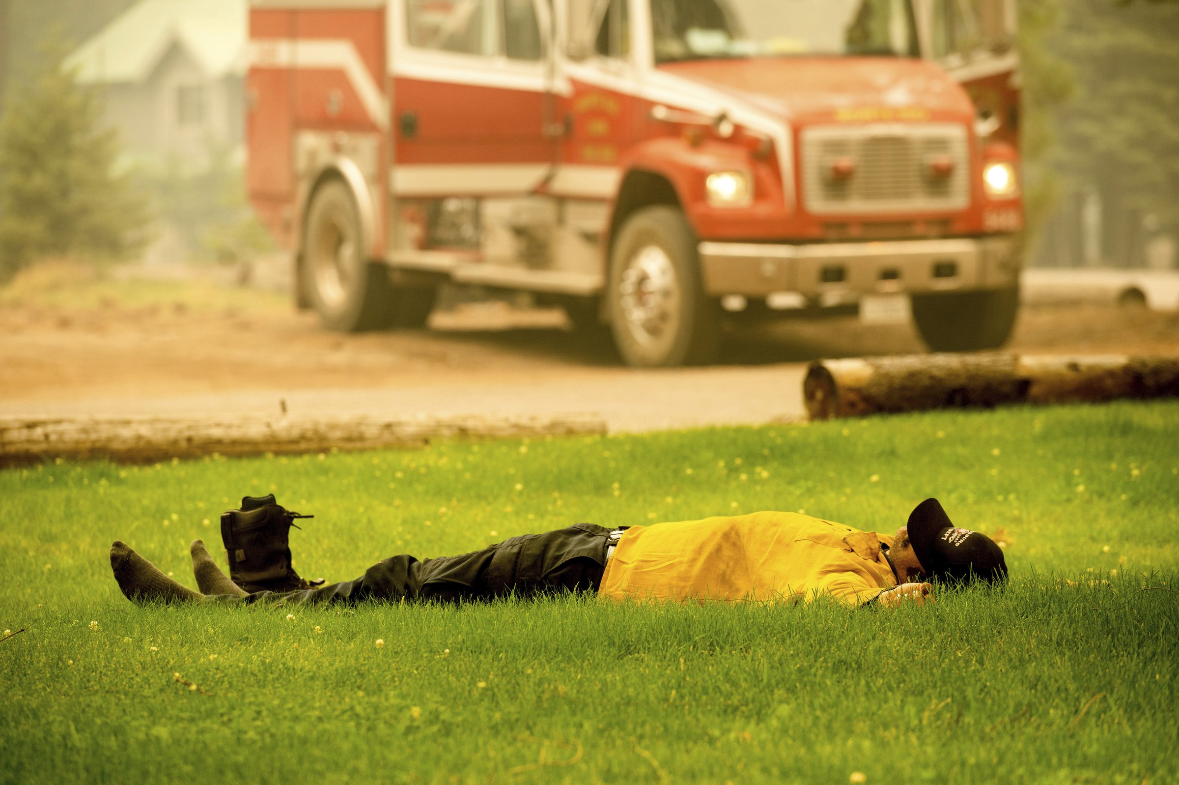 Californians mourn burnt-out town - Vimarsana News