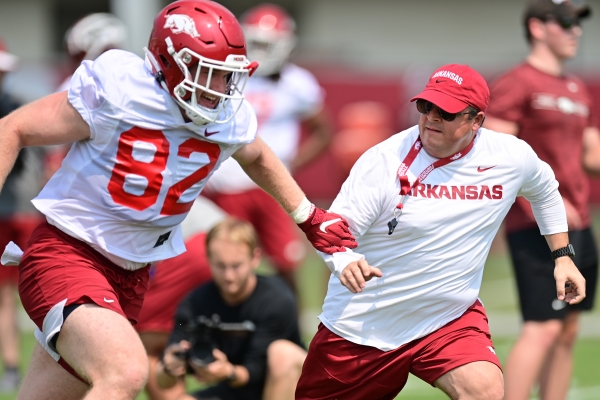 WholeHogSports - Tight end likes how Arkansas uses position