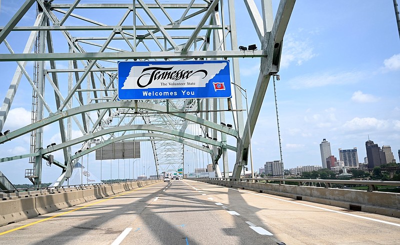 Cars cross the eastbound side of the Hernando de Soto Bridge into Memphis in this Aug. 1, 2021, file photo. (Arkansas Democrat-Gazette/Stephen Swofford)