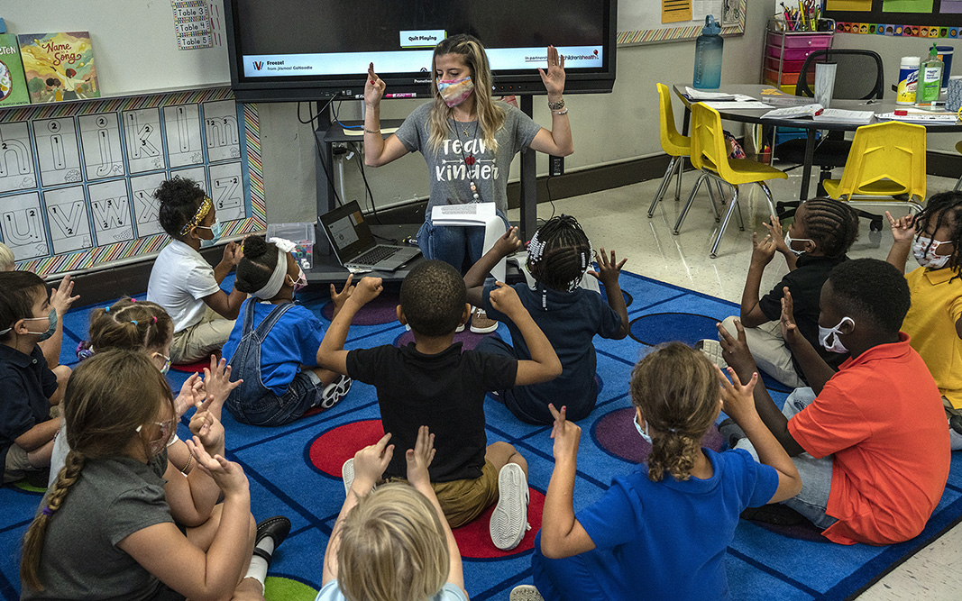 Masks in schools draw Florida warning - Vimarsana News