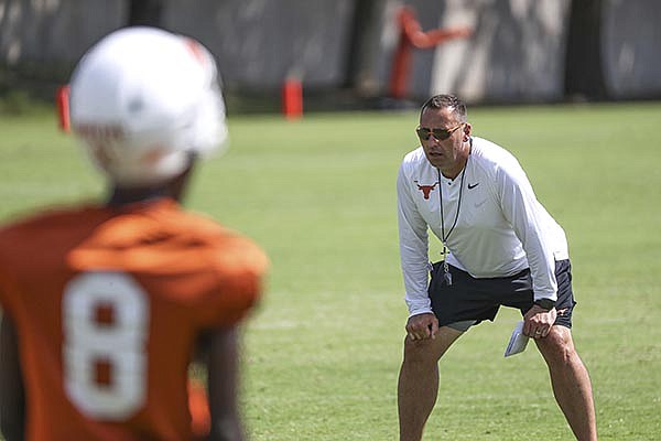 WholeHogSports - New coach, new QB for Texas in '21