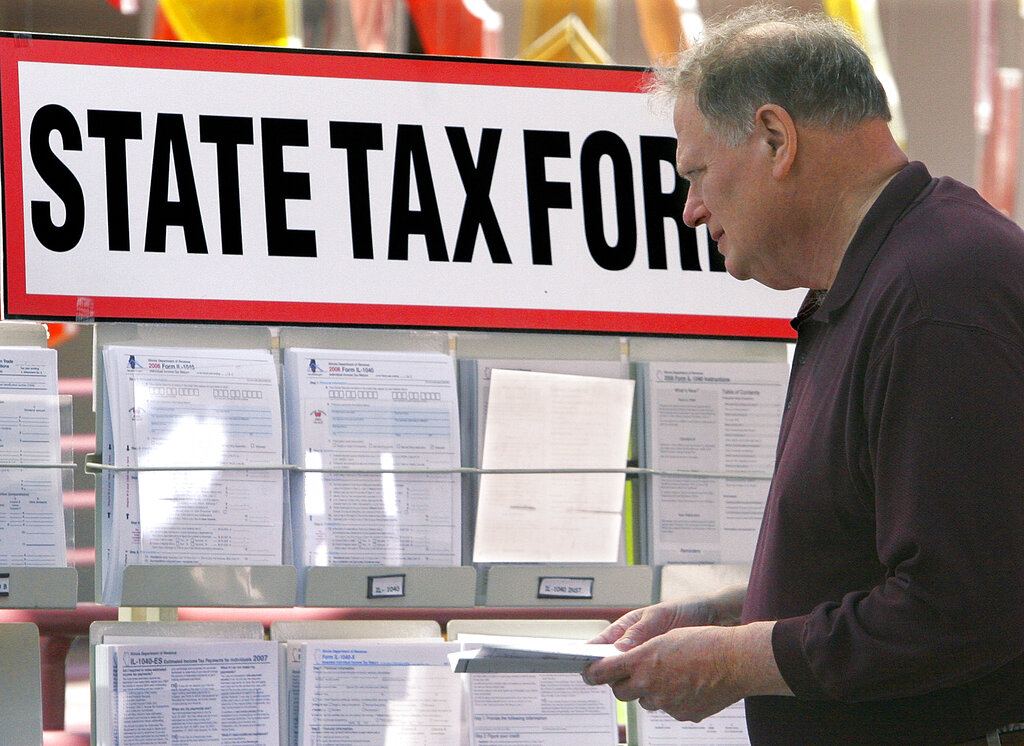 Keep income tax, say 3 Democrats in governor's race - Vimarsana News