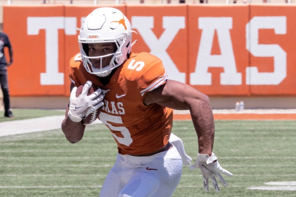 Texas RB Bijan Robinson carrying on after rare mistake