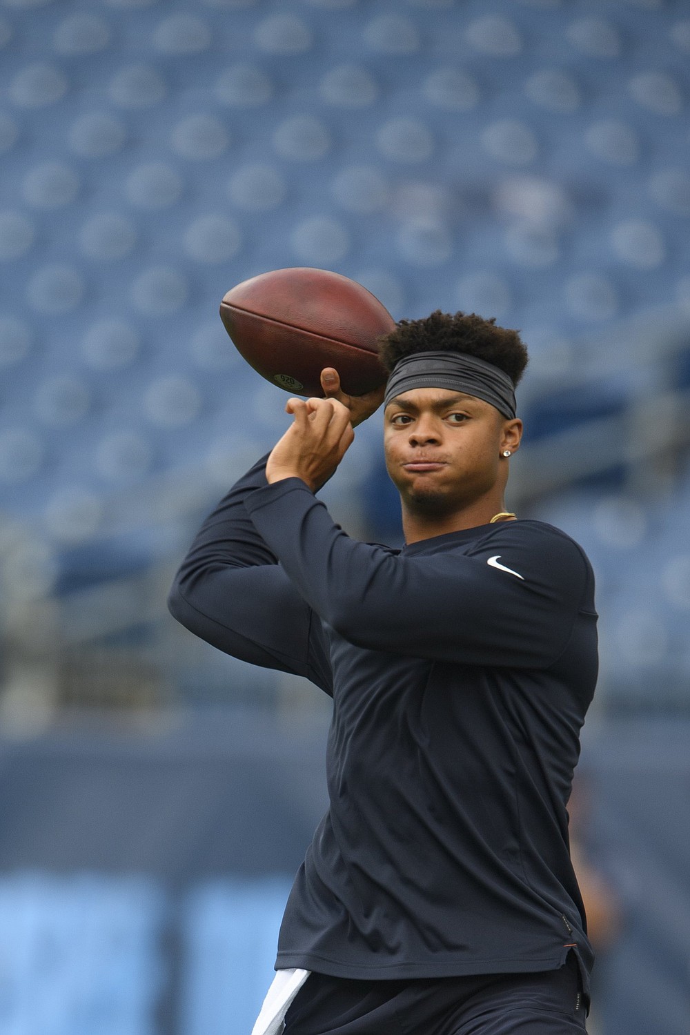 Justin Fields intensifies Chicago Bears' quarterback competition