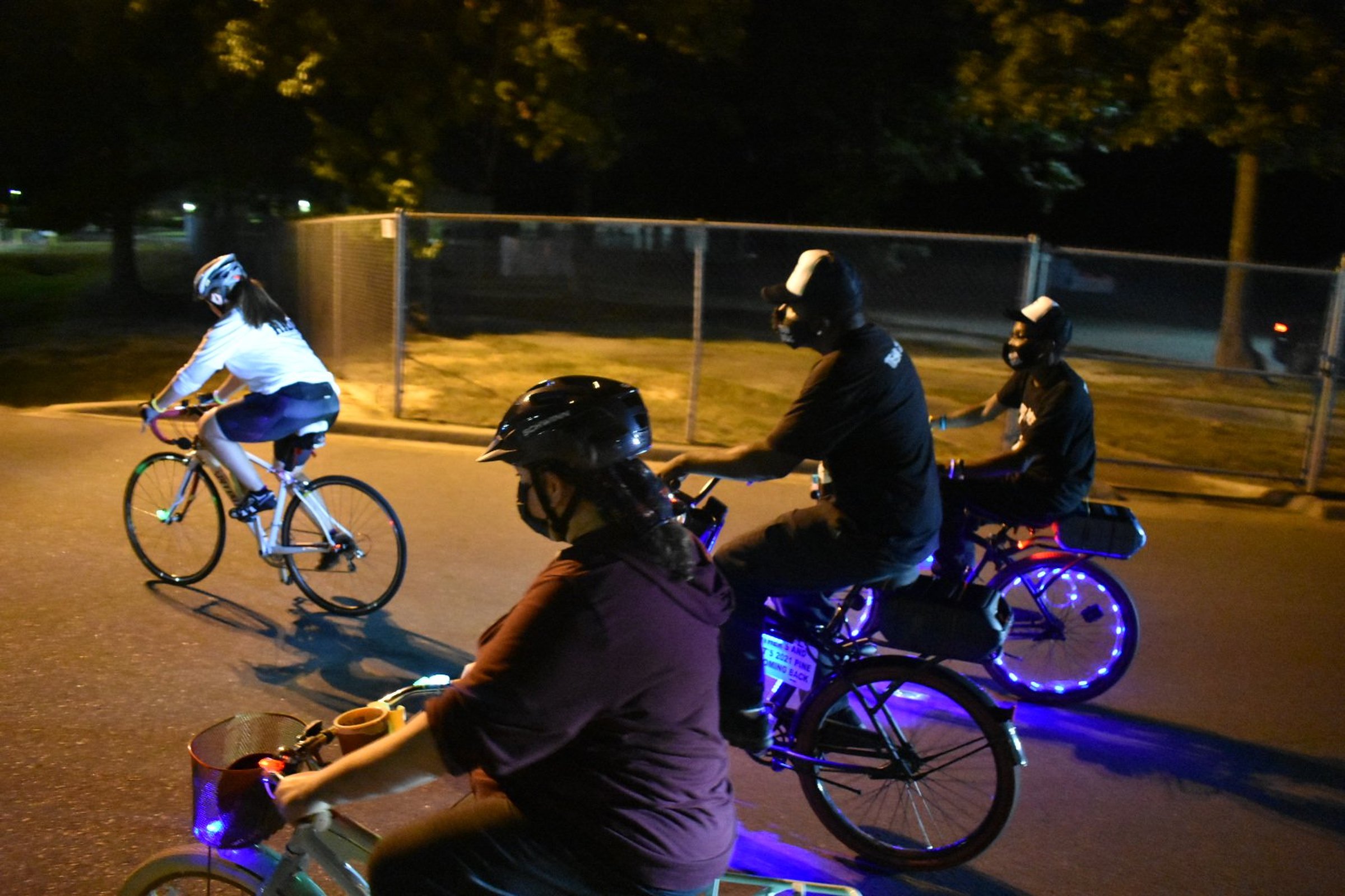 Cyclists’ mood light for a little Night Ride