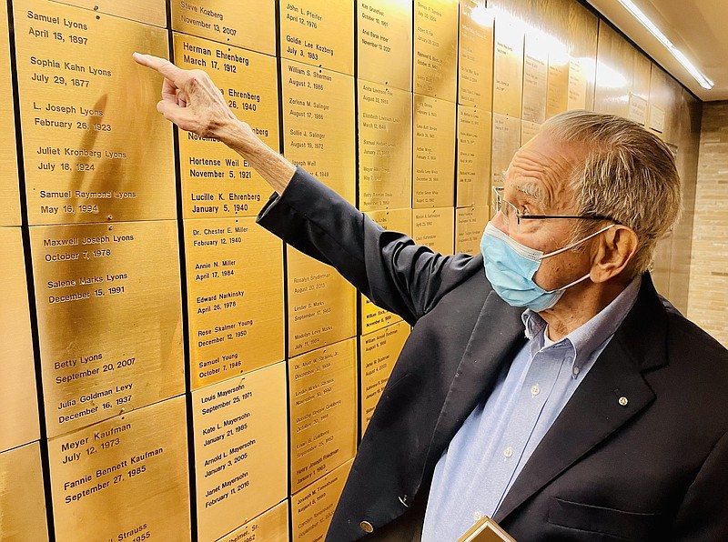 Maxwell “Mac” Lyons of Little Rock points out the name of his great grandfather on Temple B’nai Israel’s Wall of Remembrance prior to the Rosh Hashanah Eve service on Monday. “I look at this wall every time I come out here,” he said after recounting a little of Samuel Lyons’ story.
(Arkansas Democrat-Gazette/Frank E Lockwood)