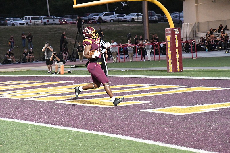 Lake Hamilton's Kendrick Martin (1) scores a touchdown during Friday's game against Hot Springs. - Photo by Tanner Newton of The Sentinel-Record