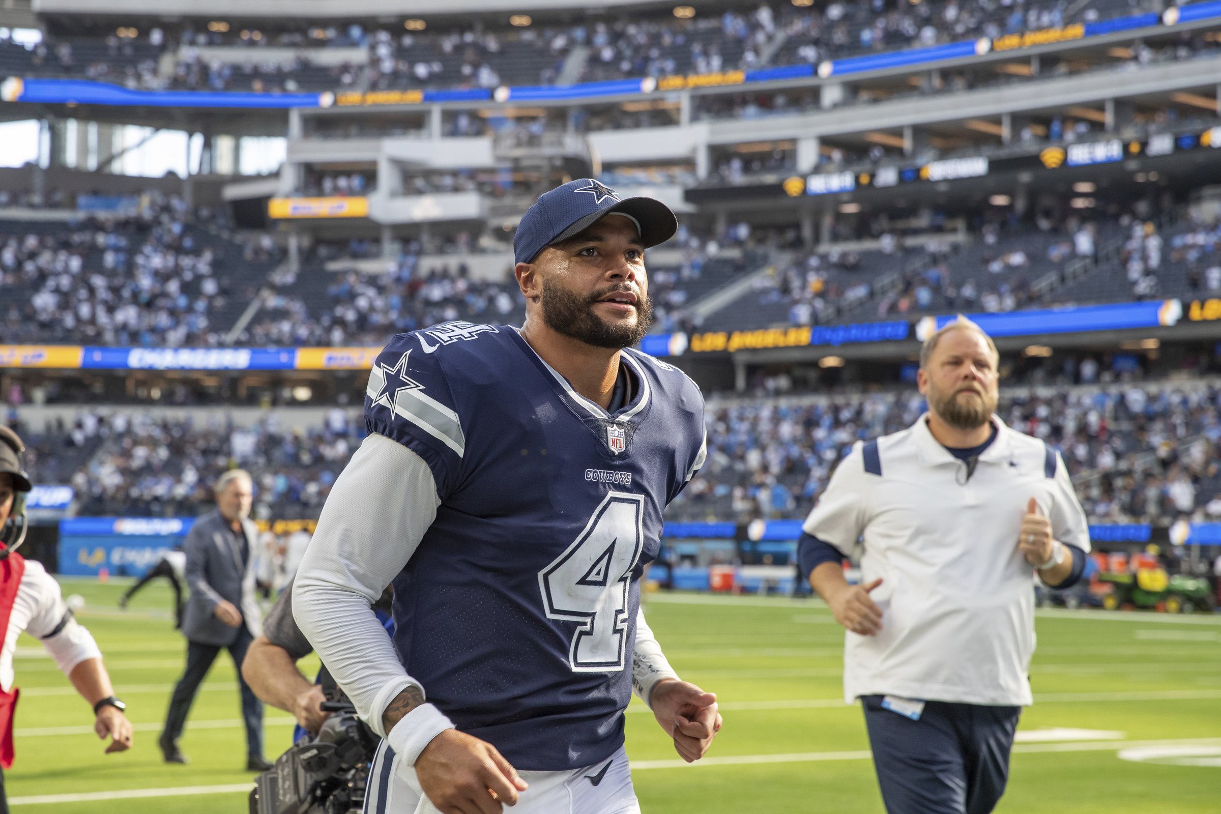 Dallas Cowboys quarterback Dak Prescott throws for 403 yards and 3