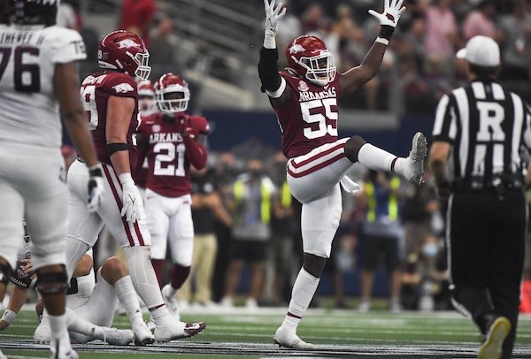 Texas A&M tight end Jalen Wydermyer (85) celebrates with Isaiah