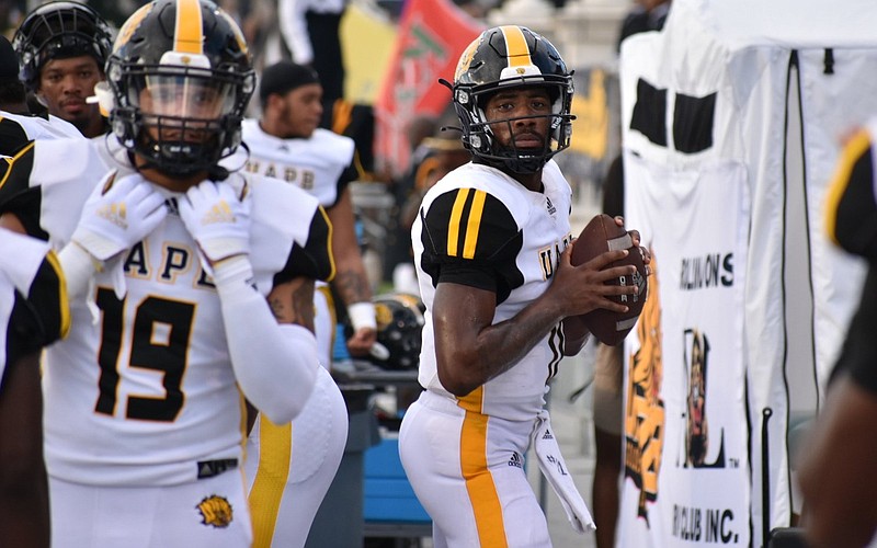 Quarterback Skyler Perry (with ball) and UAPB set out to end a two-game slide tonight at Prairie View A&M University in Texas. 
(Pine Bluff Commercial/I.C. Murrell)