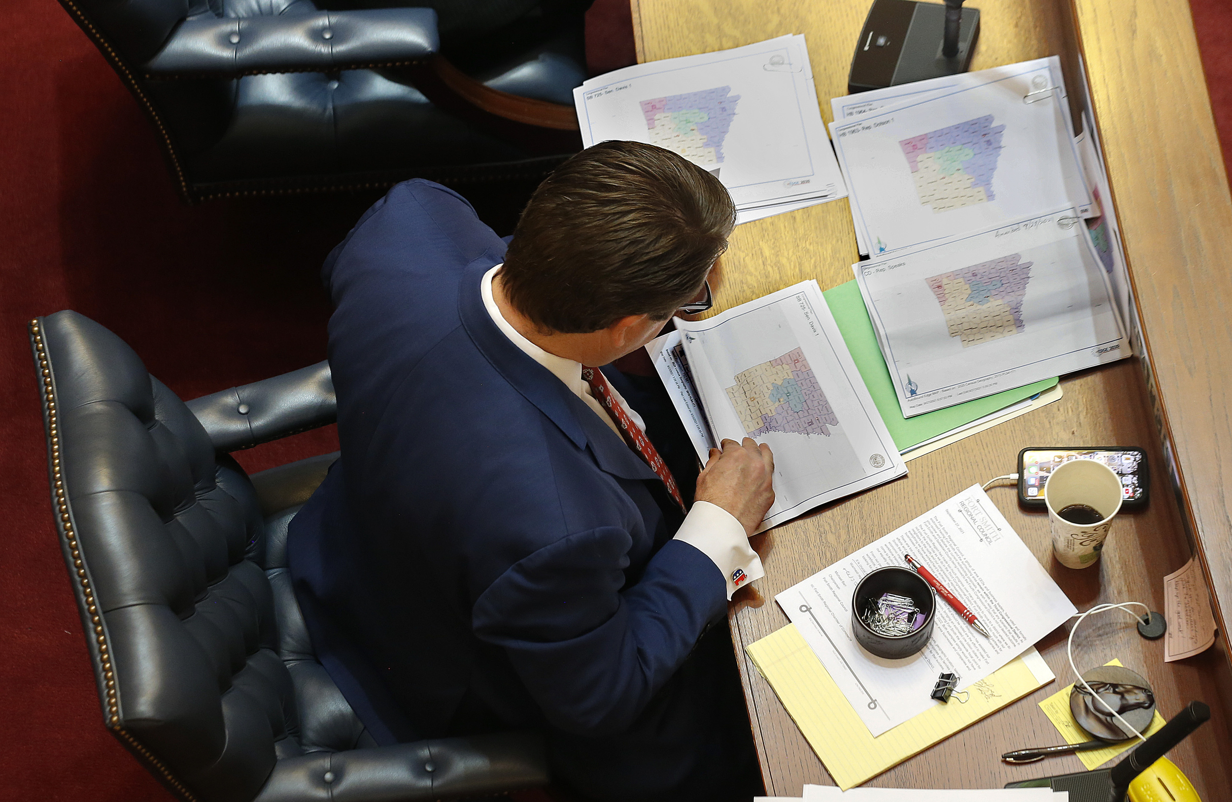 Democrats get behind redistricting suit - Vimarsana News