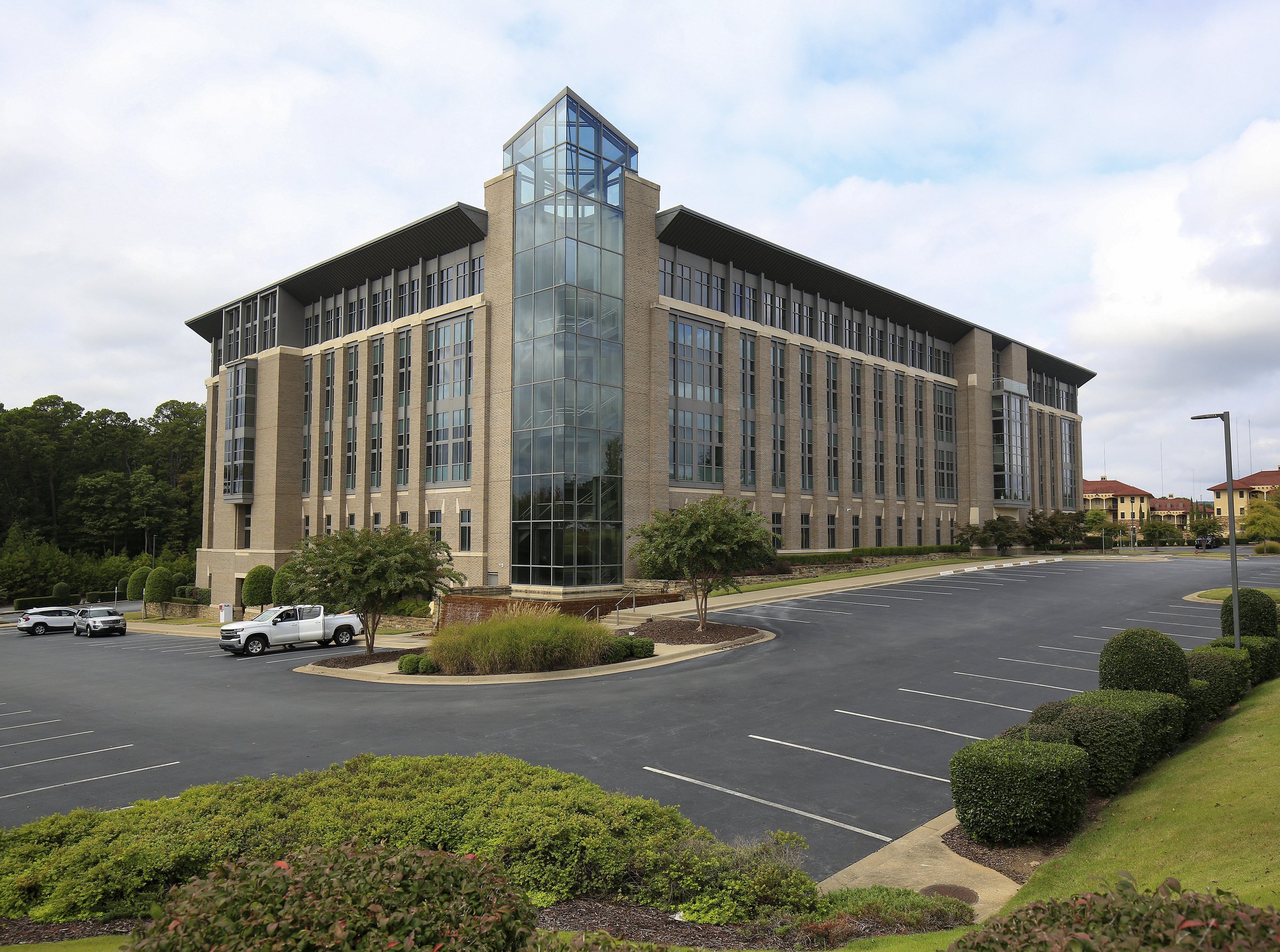 Simmons buys Bank OZK site - Vimarsana News