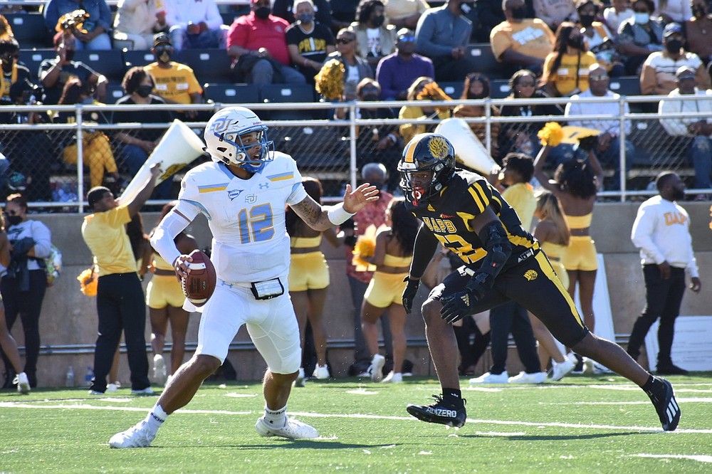Southern quarterback Glendon McDaniel faces a rush from UAPB linebacker Isaac Peppers in the second quarter Saturday. 
(Pine Bluff Commercial/I.C. Murrell)