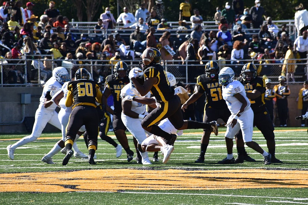 UAPB wide receiver Dalyn Hill drops a pass against Southern in the second quarter. 
(Pine Bluff Commercial/I.C. Murrell)