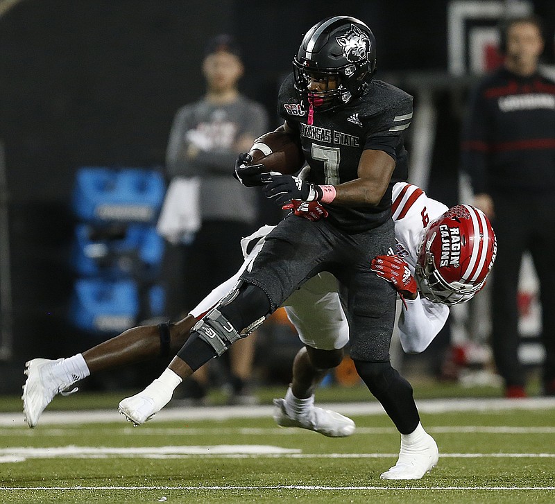 Corey Rucker Roughs Up Warhawk Defense 