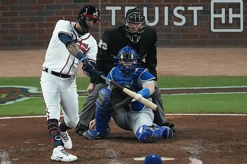 Giants' bats awaken but Eddie Rosario gives Braves four hits in win