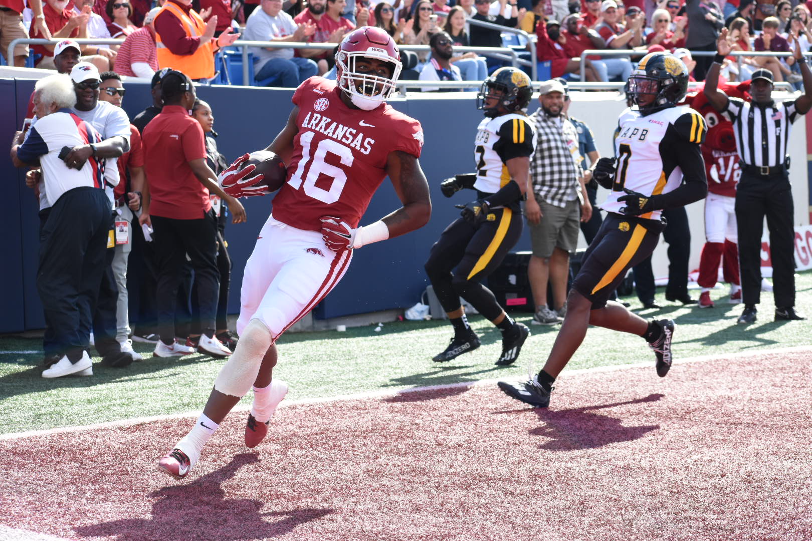 Burks Bowl: Warren graduate leads Arkansas rout of UAPB