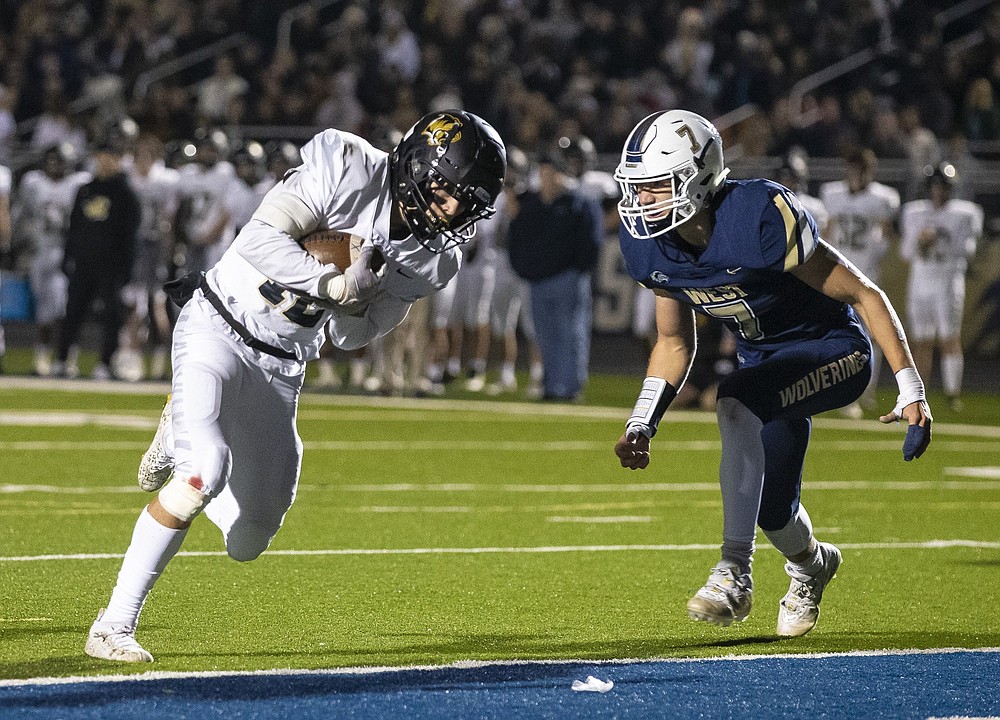 Wright's nearperfect passing carries Bentonville