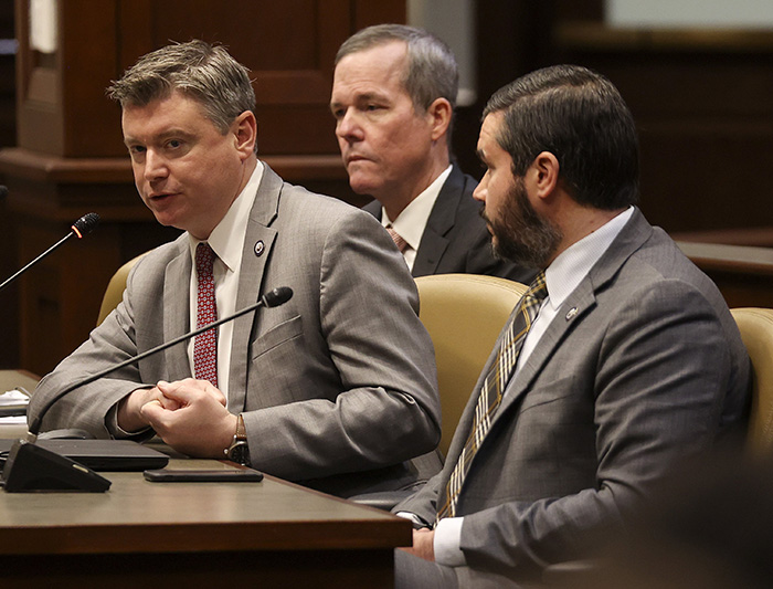 Arkansas lawmakers will wait to decide if state agencies should follow federal vaccine mandate - Vimarsana News