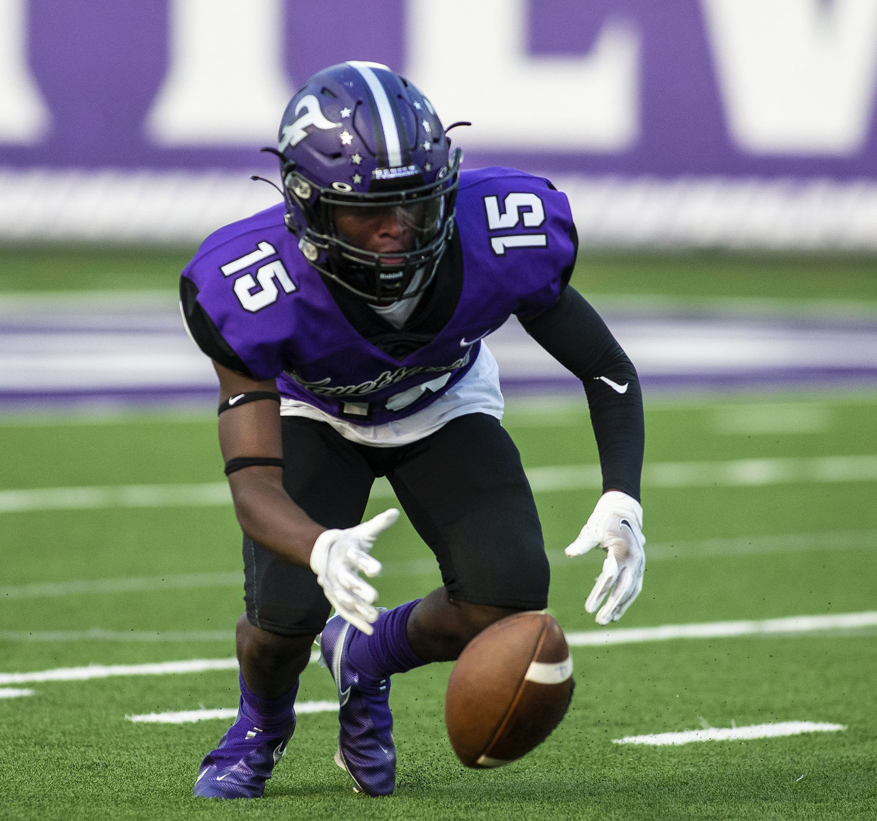 Maxwell provides big plays on defense for Fayetteville - Vimarsana News