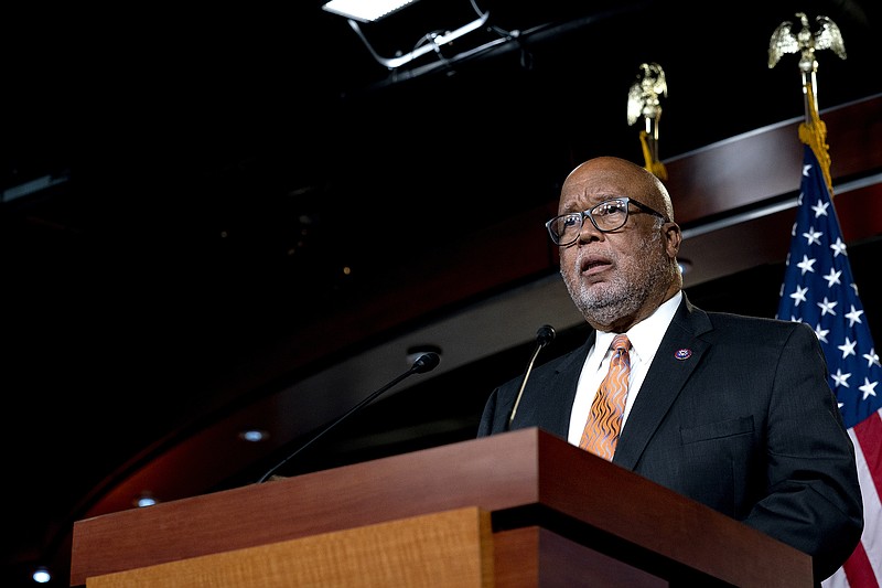 Rep. Bennie Thompson, chairman of the committee investigating the Jan. 6 Capitol insurrection, said Wednesday that his panel had no choice but to seek contempt charges against former President Donald Trump’s White House Chief of Staff Mark Meadows. “That he would sell his telling of the facts of that day while denying a congressional committee the opportunity to ask him about the attack on our Capitol marks an historic and aggressive defiance of Congress,” Thompson said, noting that Meadows just released a book that touches on the event.
(The New York Times/Stefani Reynolds)