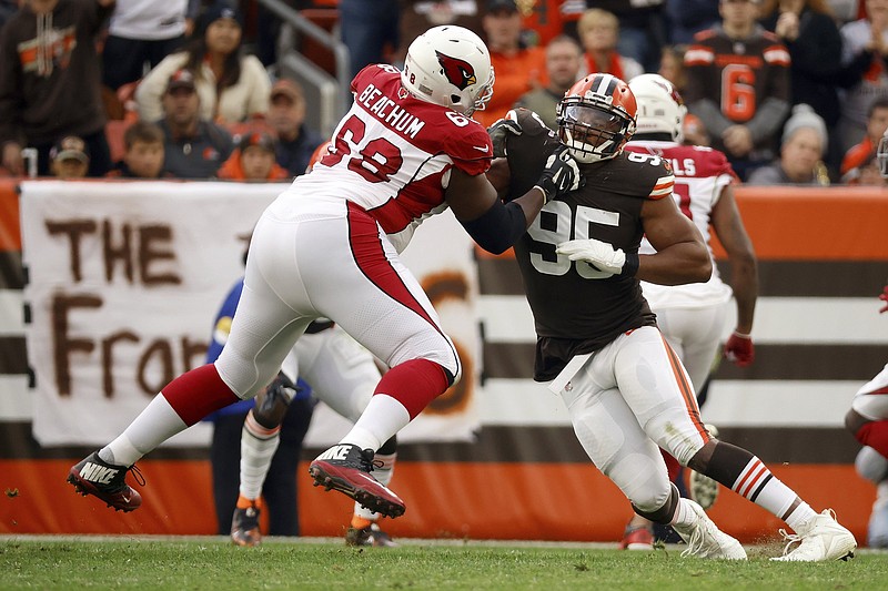 Browns rookie Greg Newsome II ruled out vs. Ravens with concussion