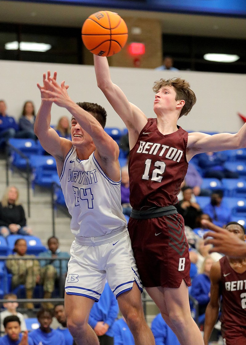 Robinson steps up, stands tall for Bryant in win The Arkansas