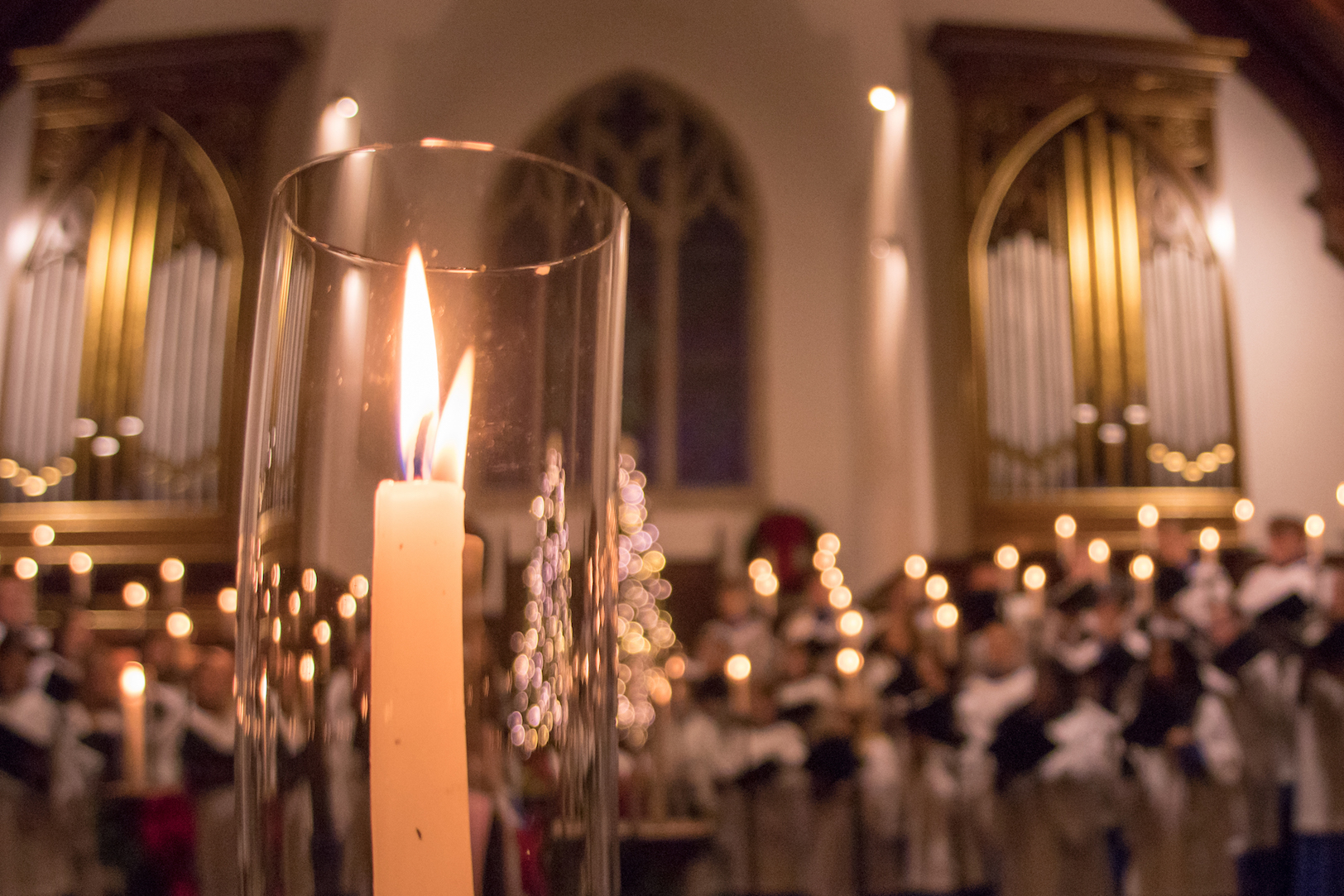 ENTERTAINMENT NOTES: Hendrix's Candlelight Carol Service moves to LR, NLR - Vimarsana News